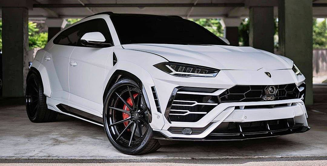 Tinted Lamborghini Urus Vision Sitting On 1016 Design Wheels !