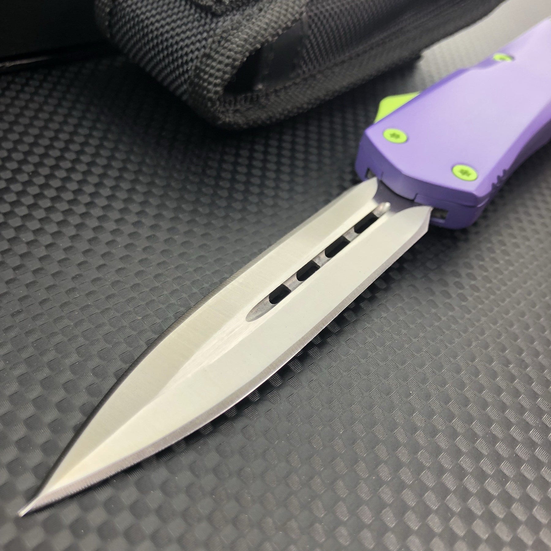 Limited Edition Cerakote Joker OTF - Viper Tec